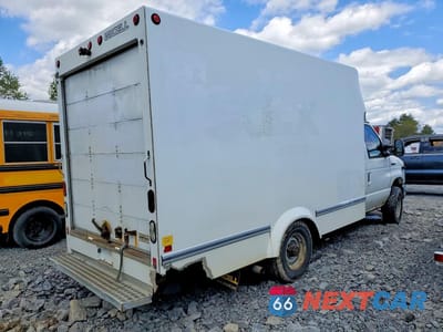 Trzecie zdjęcie samochodu z tyłu: 2016 FORD ECONOLINE E350 SUPER DUTY CUTAWAY VAN VIN:1FDWE3FS4GDC54833 - miniatura