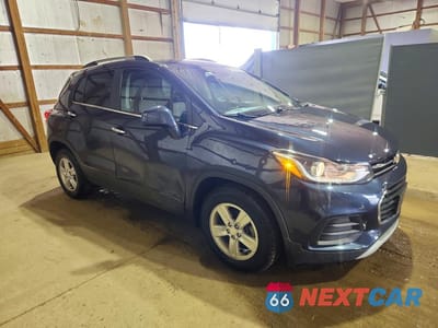 Czwarte zdjęcie samochodu z boku: 2019 CHEVROLET TRAX 1LT VIN:3GNCJLSB1KL268496 - miniatura