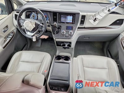 Zdjęcie 8 z 13 samochodu: 2018 TOYOTA SIENNA XLE 8-PASSENGER VIN:5TDYZ3DC7JS938249 - miniatura