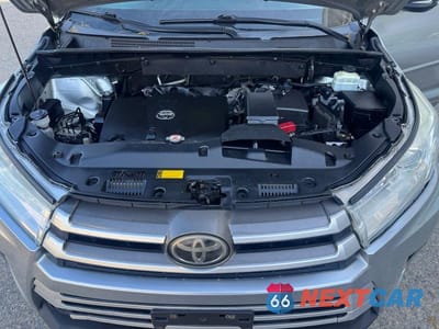 Zdjęcie 11 z 12 samochodu: 2018 TOYOTA HIGHLANDER LE VIN:5TDBZRFH9JS843564 - miniatura