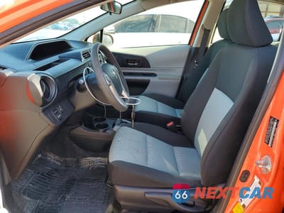 Zdjęcie 7 z 13 samochodu: 2013 TOYOTA PRIUS C TWO VIN:JTDKDTB37D1058354 - miniatura