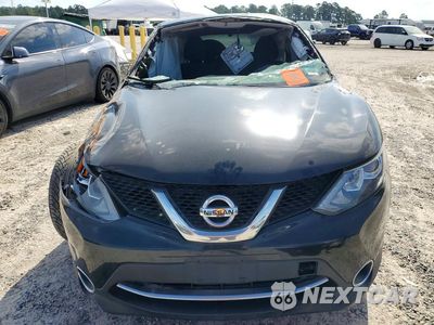 Piąte zdjęcie samochodu w środku: 2017 NISSAN ROGUE SPORT S VIN:JN1BJ1CP5HW036203 - miniatura