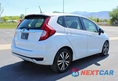 Trzecie zdjęcie samochodu z tyłu: 2019 HONDA FIT EX VIN:3HGGK5H80KM731139 - miniatura
