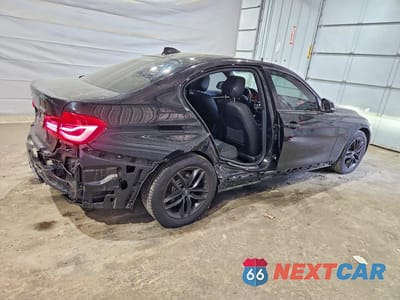 Trzecie zdjęcie samochodu z tyłu: 2016 BMW 328 XI SULEV VIN:WBA8E3C53GK501070 - miniatura