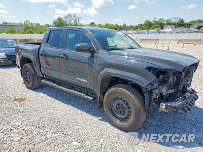 Czwarte zdjęcie samochodu z boku: 2026 TOYOTA TACOMA SR5 VIN:3TMLB5JN5TM236871 - miniatura