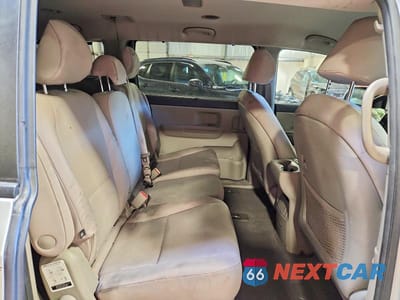 Zdjęcie 11 z 14 samochodu: 2016 KIA SEDONA LX VIN:KNDMB5C15G6162937 - miniatura
