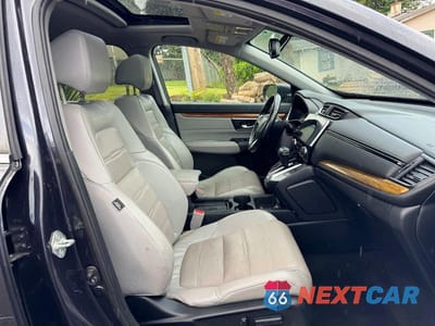 Piąte zdjęcie samochodu w środku: 2018 HONDA CR-V EXL VIN:2HKRW2H8XJH603991 - miniatura