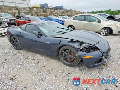 Czwarte zdjęcie samochodu z boku: 2013 CHEVROLET CORVETTE VIN:1G1YC2DW2D5106147 - miniatura