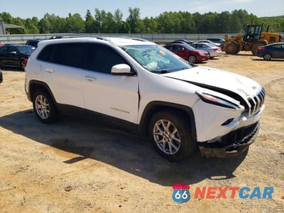 Czwarte zdjęcie samochodu z boku: 2018 JEEP CHEROKEE LATITUDE PLUS VIN:1C4PJLLB0JD511633 - miniatura