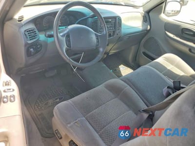 Zdjęcie 8 z 12 samochodu: 2002 FORD F150 VIN:1FTPX17L52NB15005 - miniatura