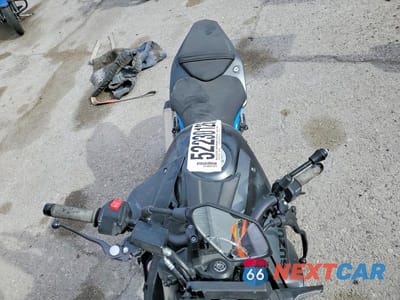Piąte zdjęcie samochodu w środku: 2024 SUZUKI GSX800 R VIN:JS1EM11B5R7100111 - miniatura