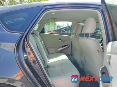 Zdjęcie 10 z 12 samochodu: 2015 TOYOTA PRIUS TWO VIN:JTDKN3DU9F1896794 - miniatura