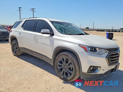Czwarte zdjęcie samochodu z boku: 2020 CHEVROLET TRAVERSE RS VIN:1GNERJKWXLJ144180 - miniatura