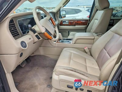 Zdjęcie 7 z 12 samochodu: 2011 LINCOLN NAVIGATOR L VIN:5LMJJ3H5XBEJ06733 - miniatura