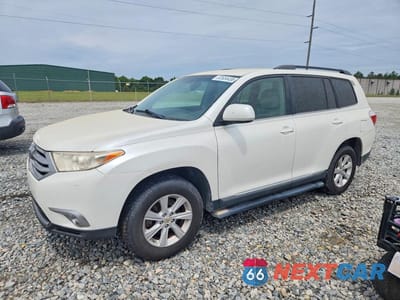 2011 TOYOTA HIGHLANDER BASE 5TDZA3EH0BS009799 - główne zdjęcie licytacji z USA - miniatura