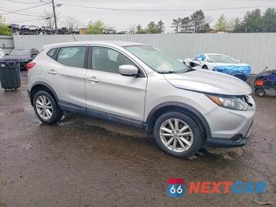Czwarte zdjęcie samochodu z boku: 2018 NISSAN ROGUE SPORT S VIN:JN1BJ1CR8JW208571 - miniatura