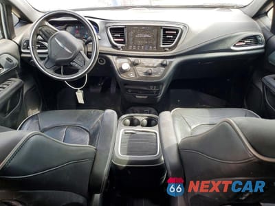 Zdjęcie 8 z 13 samochodu: 2020 CHRYSLER PACIFICA HYBRID LIMITED VIN:2C4RC1N70LR199488 - miniatura