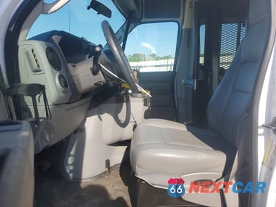 Zdjęcie 7 z 13 samochodu: 2014 FORD ECONOLINE E350 SUPER DUTY VAN VIN:1FTDS3EL4EDA65787 - miniatura