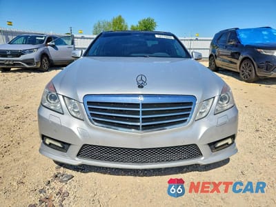 Piąte zdjęcie samochodu w środku: 2011 MERCEDES-BENZ E 550 4MATIC VIN:WDDHF9AB6BA424596 - miniatura