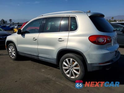 Drugie zdjęcie samochodu z przodu: 2011 VOLKSWAGEN TIGUAN S VIN:WVGAV7AX0BW503002 - miniatura