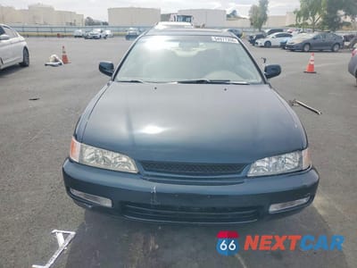 Piąte zdjęcie samochodu w środku: 1997 HONDA ACCORD EX VIN:1HGCD7251VA033949 - miniatura