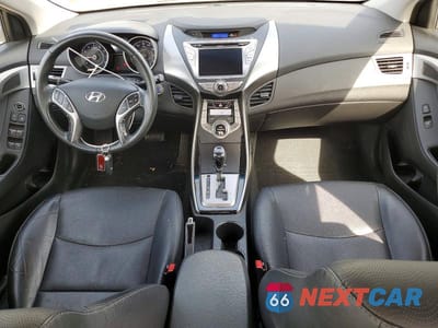 Zdjęcie 8 z 13 samochodu: 2013 HYUNDAI ELANTRA LIMITED VIN:KMHDH4AEXDU009701 - miniatura