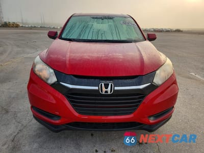 Piąte zdjęcie samochodu w środku: 2017 HONDA HR-V LX VIN:3CZRU5H37HG710182 - miniatura