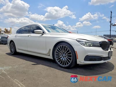 Czwarte zdjęcie samochodu z boku: 2019 BMW 740 I VIN:WBA7E2C54KB218532 - miniatura