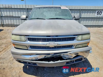 Piąte zdjęcie samochodu w środku: 2002 CHEVROLET SUBURBAN C VIN:1GNEC16T02J238066 - miniatura