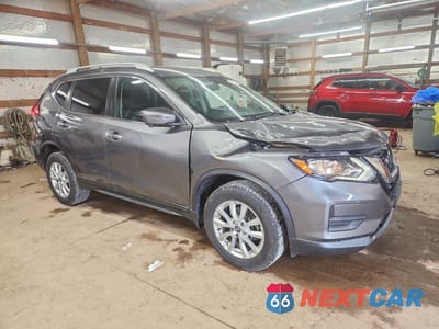 Czwarte zdjęcie samochodu z boku: 2018 NISSAN ROGUE SV VIN:5N1AT2MV8JC733258 - miniatura