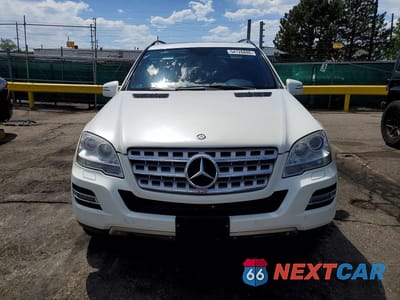 Piąte zdjęcie samochodu w środku: 2011 MERCEDES-BENZ ML 350 BLUETEC VIN:4JGBB2FB6BA728115 - miniatura