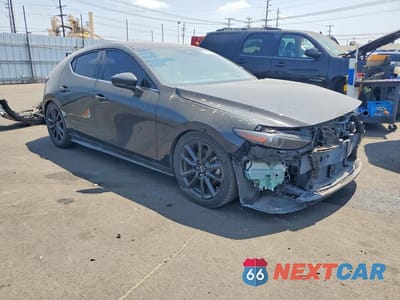 Czwarte zdjęcie samochodu z boku: 2021 MAZDA 3 VIN:JM1BPBJY2M1343591 - miniatura