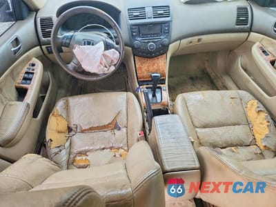 Zdjęcie 8 z 12 samochodu: 2003 HONDA ACCORD EX VIN:1HGCM66533A026180 - miniatura