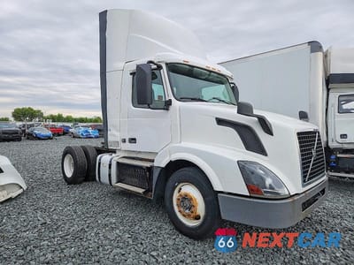 2016 VOLVO VNL SEMI TRUCK 4V4N39TG9GN965578 - główne zdjęcie licytacji z USA - miniatura