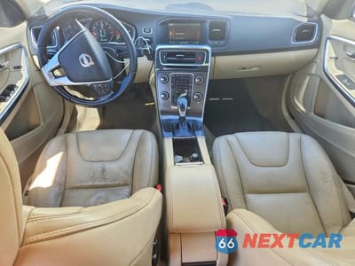 Zdjęcie 8 z 12 samochodu: 2014 VOLVO S60 T5 VIN:YV1612FS1E2295496 - miniatura