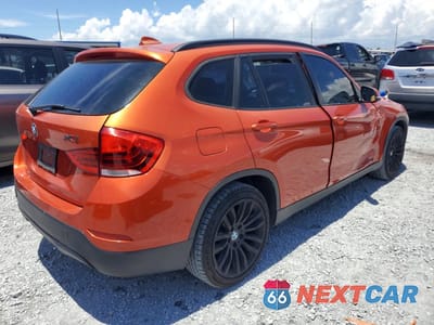 Trzecie zdjęcie samochodu z tyłu: 2013 BMW X1 SDRIVE28I VIN:WBAVM1C54DVW44999 - miniatura