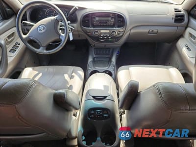 Zdjęcie 8 z 13 samochodu: 2005 TOYOTA SEQUOIA SR5 VIN:5TDZT34A75S263464 - miniatura