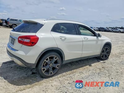 Trzecie zdjęcie samochodu z tyłu: 2018 MERCEDES-BENZ GLA 250 VIN:WDCTG4EB5JJ421275 - miniatura