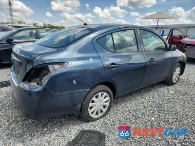 Trzecie zdjęcie samochodu z tyłu: 2015 NISSAN VERSA 1.6 S VIN:3N1CN7AP9FL818067 - miniatura