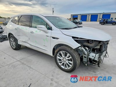 Czwarte zdjęcie samochodu z boku: 2023 BUICK ENCLAVE AVENIR VIN:5GAERDKW9PJ179911 - miniatura