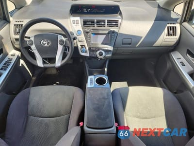 Zdjęcie 8 z 12 samochodu: 2012 TOYOTA PRIUS V THREE VIN:JTDZN3EU0C3035081 - miniatura