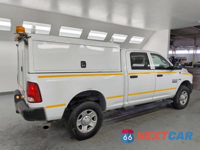 Trzecie zdjęcie samochodu z tyłu: 2017 RAM 2500 ST VIN:3C6UR5CJ8HG620117 - miniatura