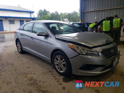 Czwarte zdjęcie samochodu z boku: 2017 HYUNDAI SONATA SE VIN:5NPE24AF8HH576654 - miniatura