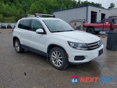 Czwarte zdjęcie samochodu z boku: 2017 VOLKSWAGEN TIGUAN WOLFSBURG VIN:WVGSV7AXXHK020198 - miniatura