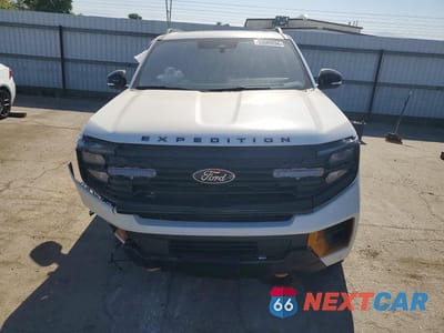 Piąte zdjęcie samochodu w środku: 2025 FORD EXPEDITION TREMOR VIN:1FMJU1RG9SEA49830 - miniatura