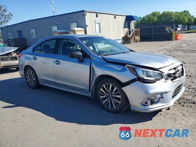 Czwarte zdjęcie samochodu z boku: 2018 SUBARU LEGACY 2.5I VIN:4S3BNAB6XJ3039230 - miniatura
