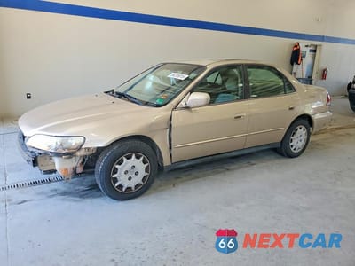 2001 HONDA ACCORD LX 1HGCG554X1A014132 - główne zdjęcie licytacji z USA - miniatura
