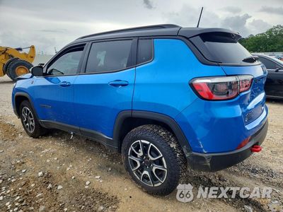 Trzecie zdjęcie samochodu z tyłu: 2026 JEEP COMPASS TRAILHAWK VIN:3C4NJDDN4TT173995 - miniatura