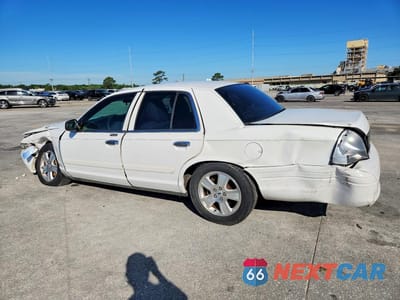 Drugie zdjęcie samochodu z przodu: 2011 FORD CROWN VICTORIA LX VIN:2FABP7EV3BX165939 - miniatura