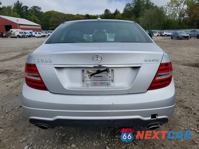 Zdjęcie 6 z 13 samochodu: 2012 MERCEDES-BENZ C 300 4MATIC VIN:WDDGF8BB8CR210944 - miniatura